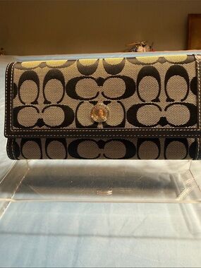 Coach Signature Canvas Trifold Wallet in Black and Tan